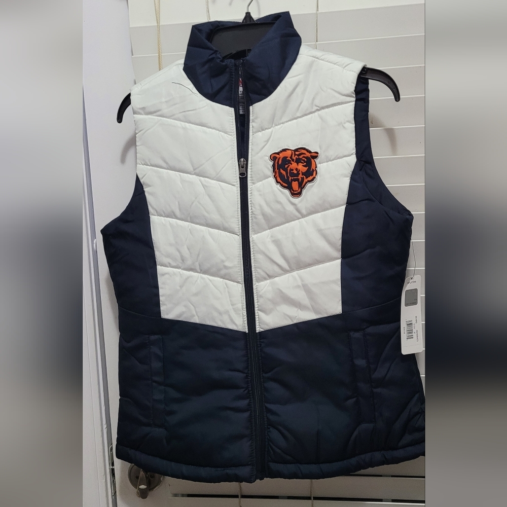 NEW With Tags....NFL Chicago Bears Women's Puffer Vest... XL